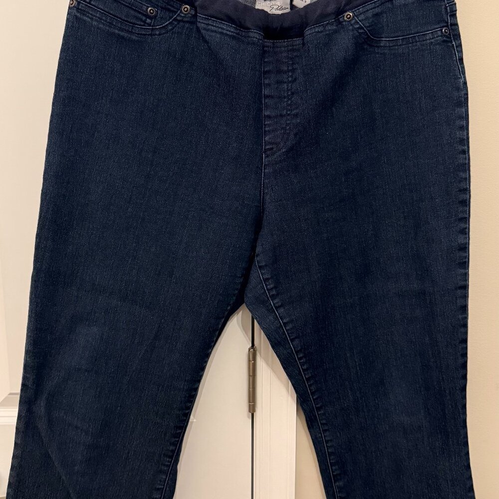 Women's chico's  Pull on Capris Jeans in Denim
